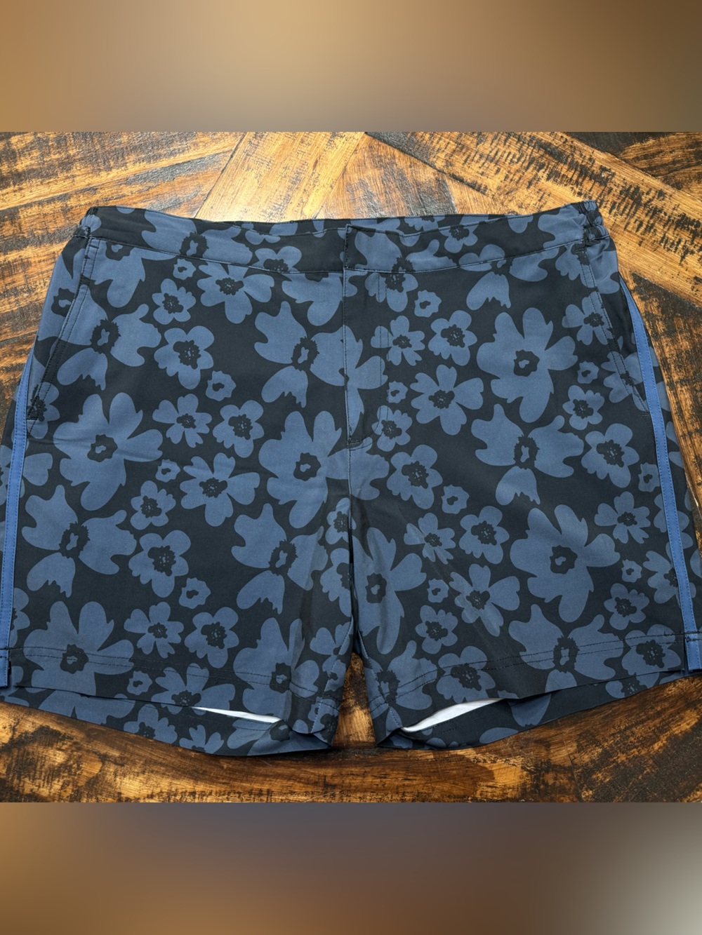 Fair Harbor Floral Swim Trunks Blue Black Size 34 6” inseam